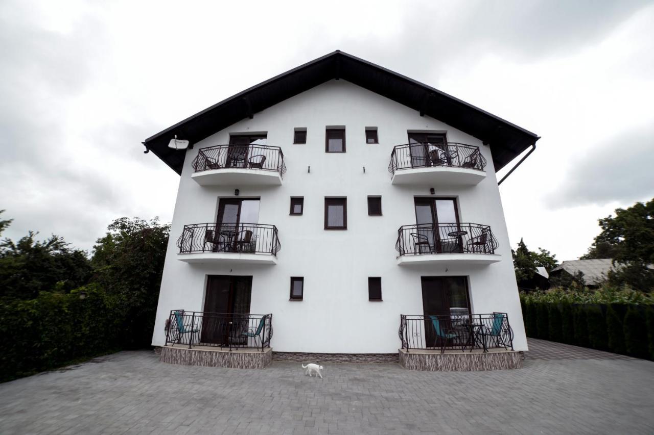 Pensiunea Indra Maison d'hôtes